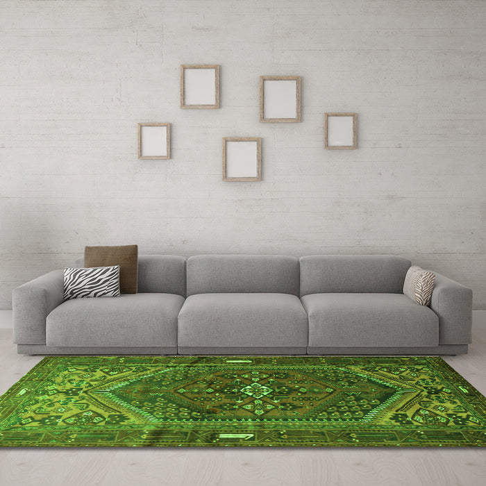 Machine Washable Persian Green Traditional Area Rugs in a Living Room,, wshtr1933grn