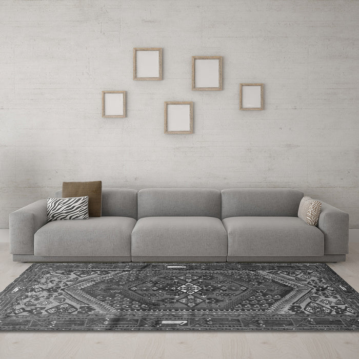 Machine Washable Persian Gray Traditional Rug in a Living Room,, wshtr1933gry