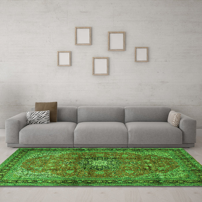Machine Washable Medallion Green Traditional Area Rugs in a Living Room,, wshtr1934grn
