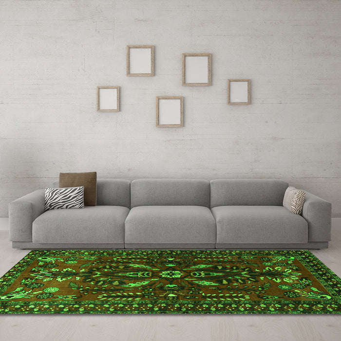 Machine Washable Persian Green Traditional Area Rugs in a Living Room,, wshtr1935grn
