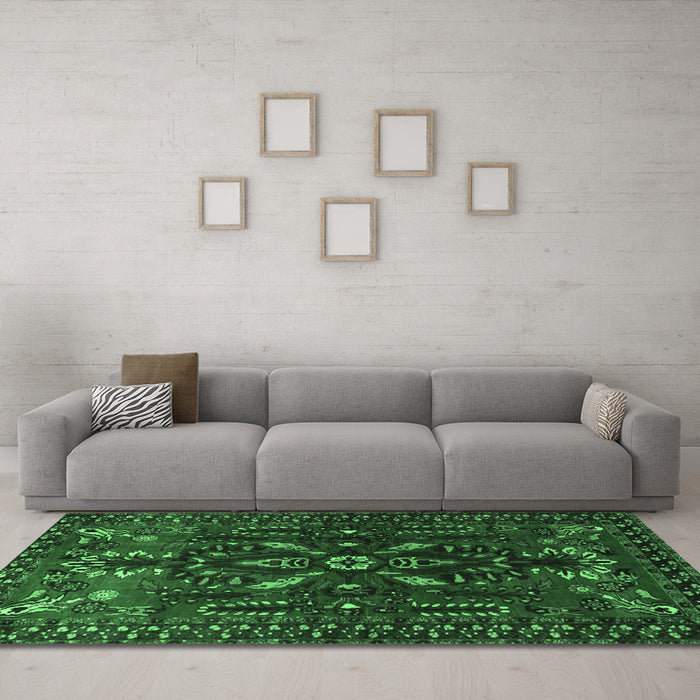 Machine Washable Persian Emerald Green Traditional Area Rugs in a Living Room,, wshtr1935emgrn
