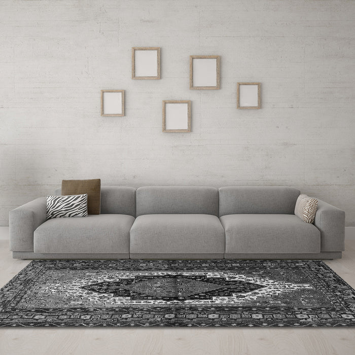 Machine Washable Persian Gray Traditional Rug in a Living Room,, wshtr1937gry