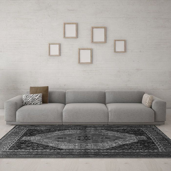 Machine Washable Persian Gray Traditional Rug in a Living Room,, wshtr1938gry