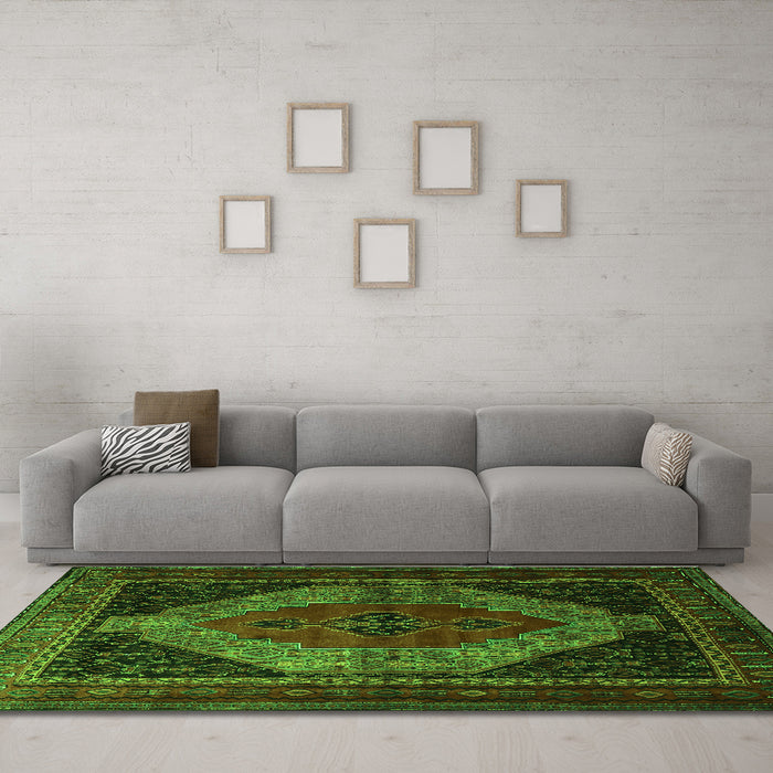 Machine Washable Persian Green Traditional Area Rugs in a Living Room,, wshtr1938grn