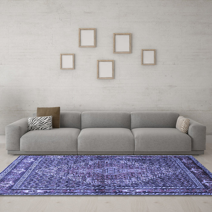 Machine Washable Persian Blue Traditional Rug in a Living Room, wshtr1940blu