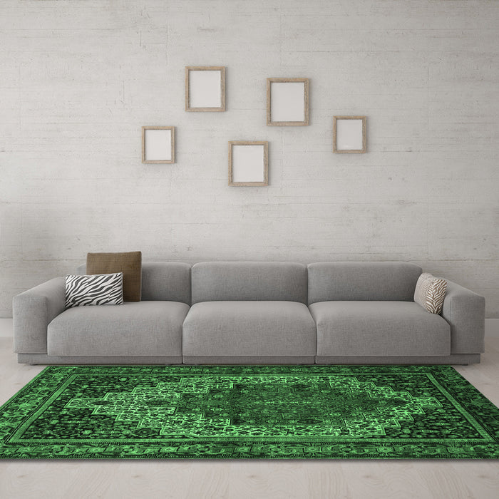 Machine Washable Persian Emerald Green Traditional Area Rugs in a Living Room,, wshtr1942emgrn