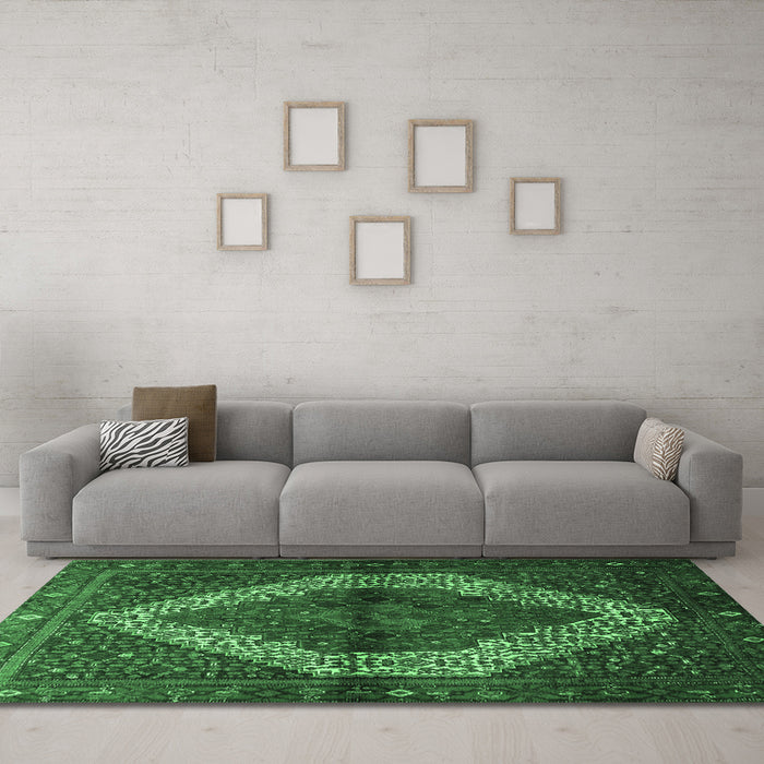 Machine Washable Persian Emerald Green Traditional Area Rugs in a Living Room,, wshtr1943emgrn