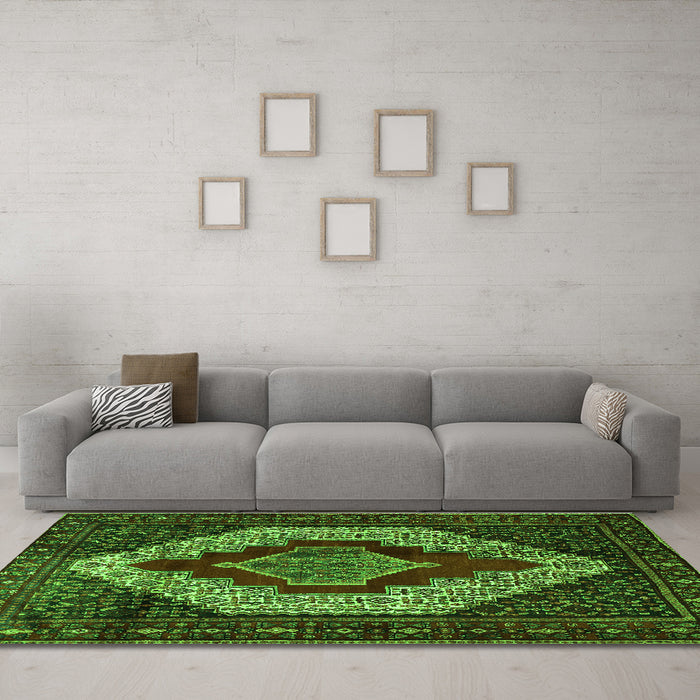 Machine Washable Persian Green Traditional Area Rugs in a Living Room,, wshtr1944grn