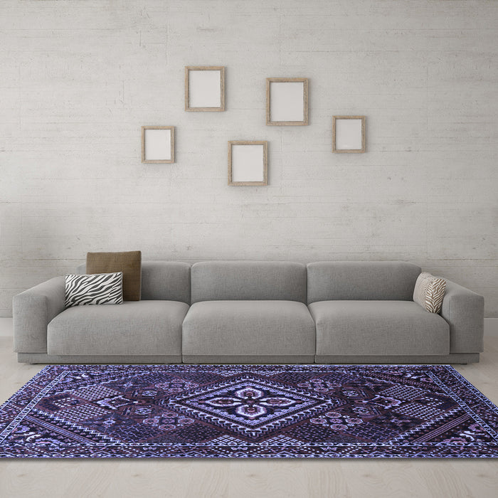 Machine Washable Persian Blue Traditional Rug in a Living Room, wshtr1946blu