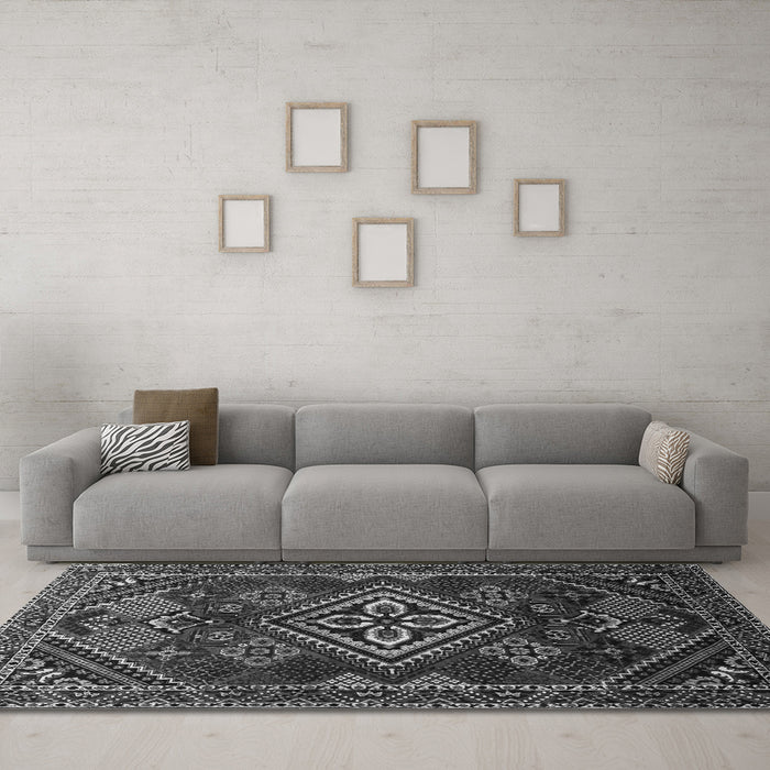 Machine Washable Persian Gray Traditional Rug in a Living Room,, wshtr1946gry