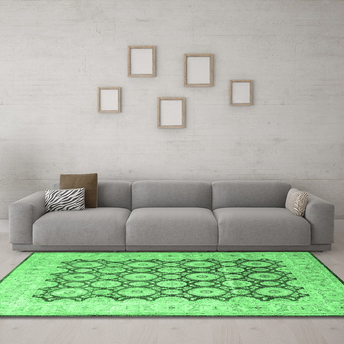 Machine Washable Persian Emerald Green Traditional Area Rugs in a Living Room,, wshtr1947emgrn