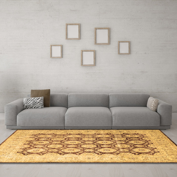 Machine Washable Persian Brown Traditional Rug in a Living Room,, wshtr1947brn