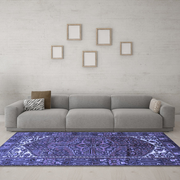 Machine Washable Persian Blue Traditional Rug in a Living Room, wshtr1949blu
