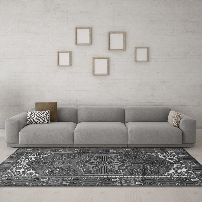 Machine Washable Persian Gray Traditional Rug in a Living Room,, wshtr1949gry