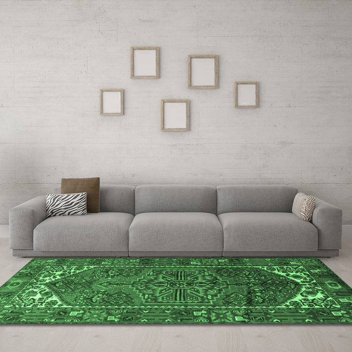 Machine Washable Persian Emerald Green Traditional Area Rugs in a Living Room,, wshtr1949emgrn