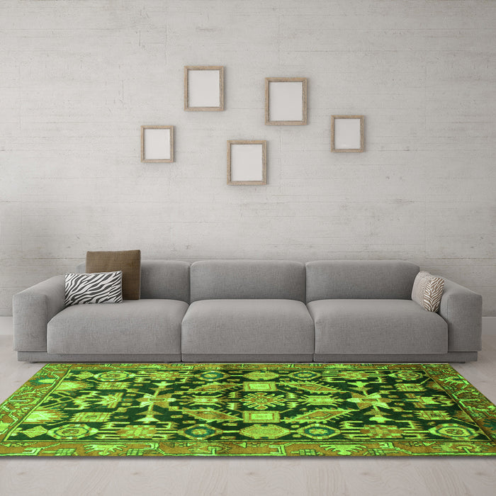 Machine Washable Persian Green Traditional Area Rugs in a Living Room,, wshtr194grn
