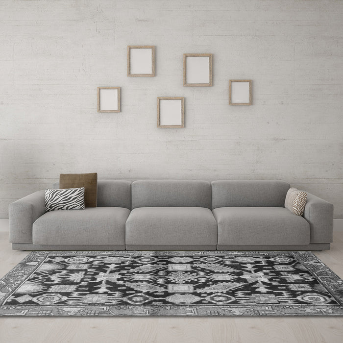 Machine Washable Persian Gray Traditional Rug in a Living Room,, wshtr194gry