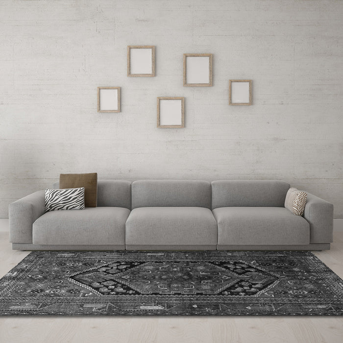 Machine Washable Persian Gray Traditional Rug in a Living Room,, wshtr1950gry
