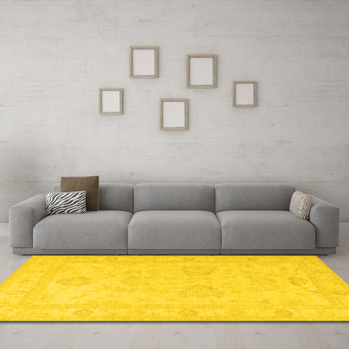 Machine Washable Persian Yellow Traditional Rug in a Living Room, wshtr1952yw