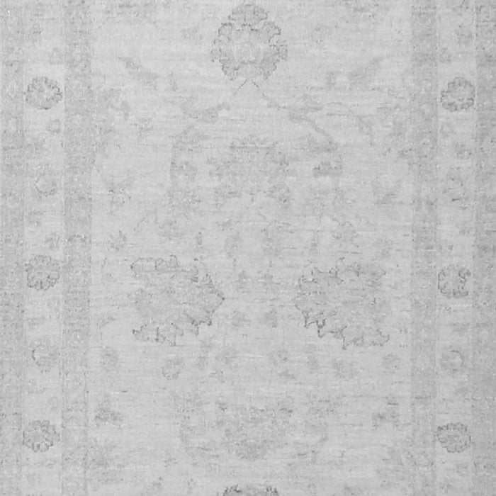 Serging Thickness of Machine Washable Persian Gray Traditional Rug, wshtr1952gry