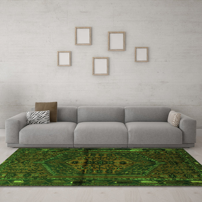 Machine Washable Persian Green Traditional Area Rugs in a Living Room,, wshtr1953grn