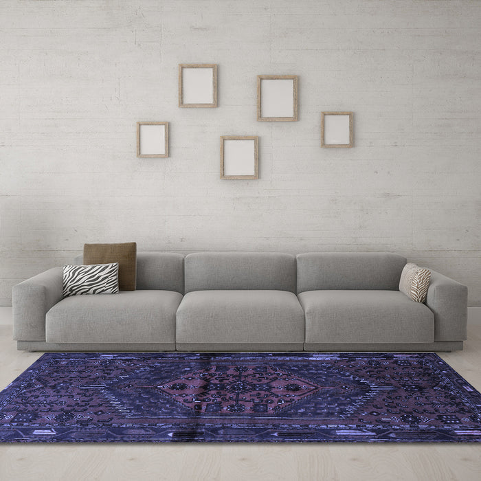 Machine Washable Persian Blue Traditional Rug in a Living Room, wshtr1953blu