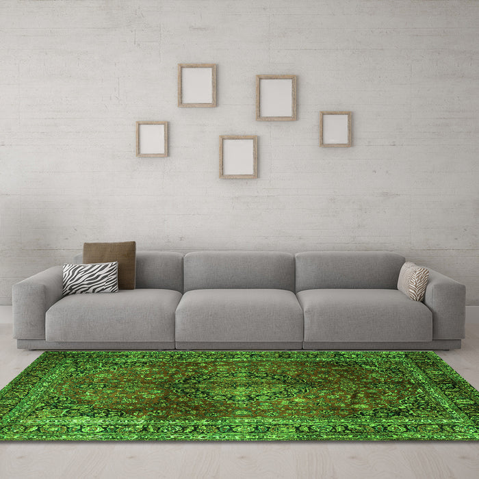Machine Washable Medallion Green Traditional Area Rugs in a Living Room,, wshtr1955grn