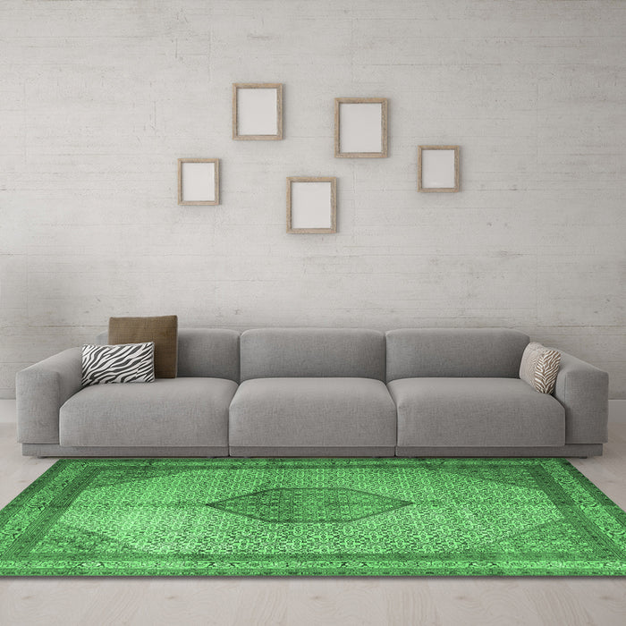 Machine Washable Medallion Emerald Green Traditional Area Rugs in a Living Room,, wshtr1956emgrn