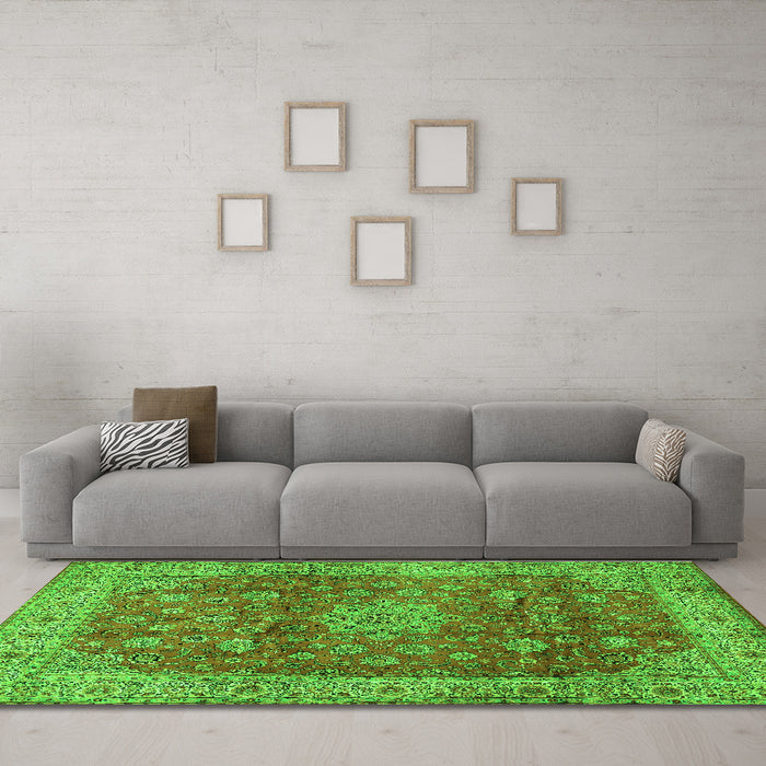 Machine Washable Medallion Green Traditional Area Rugs in a Living Room,, wshtr1961grn
