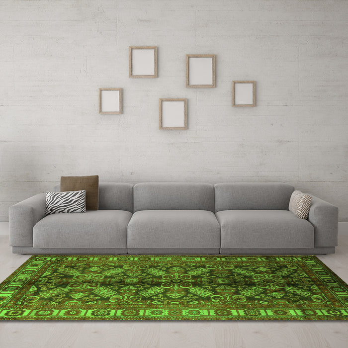 Machine Washable Persian Green Traditional Area Rugs in a Living Room,, wshtr1962grn