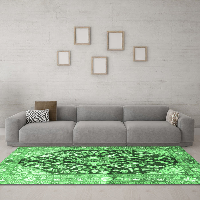 Machine Washable Persian Emerald Green Traditional Area Rugs in a Living Room,, wshtr196emgrn