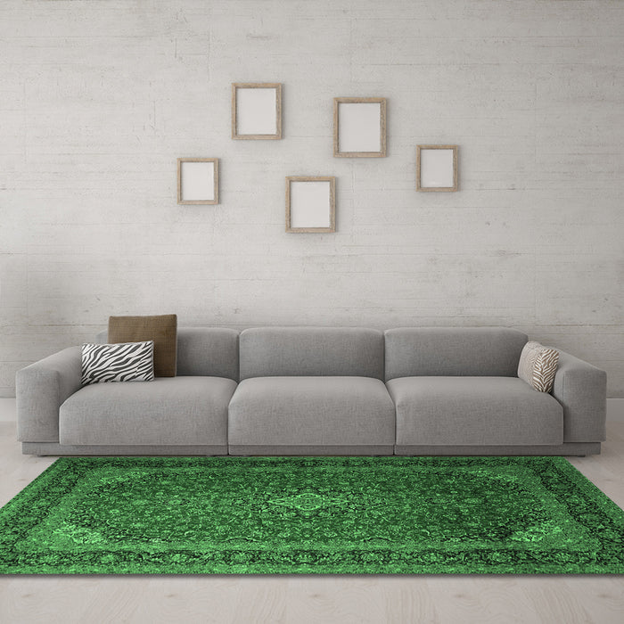 Machine Washable Medallion Emerald Green Traditional Area Rugs in a Living Room,, wshtr1970emgrn