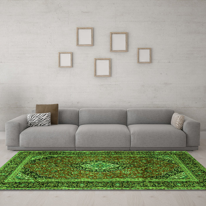 Machine Washable Persian Green Traditional Area Rugs in a Living Room,, wshtr1971grn