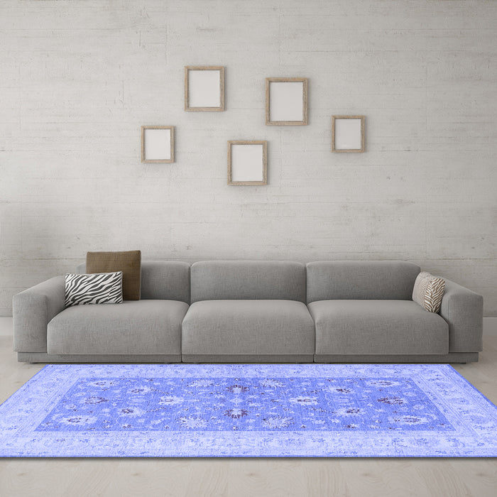Machine Washable Oriental Blue Traditional Rug in a Living Room, wshtr1976blu
