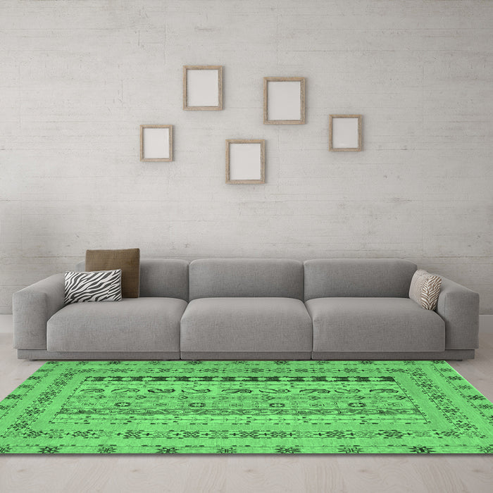 Machine Washable Persian Emerald Green Traditional Area Rugs in a Living Room,, wshtr1978emgrn