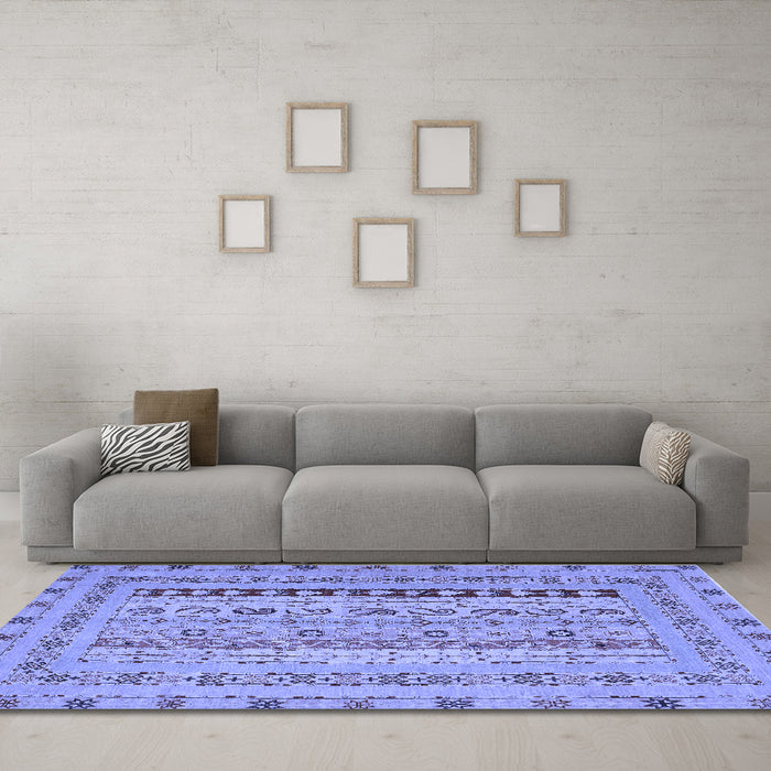 Machine Washable Persian Blue Traditional Rug in a Living Room, wshtr1978blu