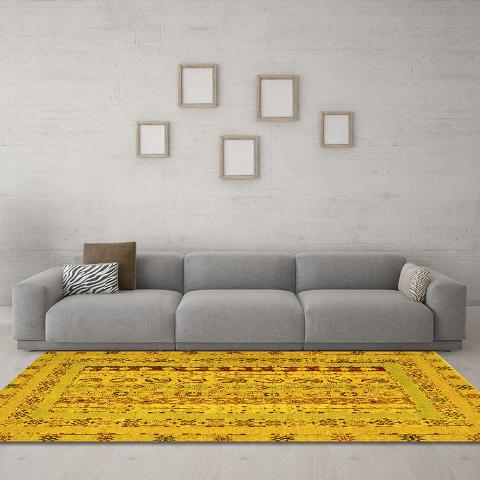 Machine Washable Persian Yellow Traditional Rug in a Living Room, wshtr1978yw