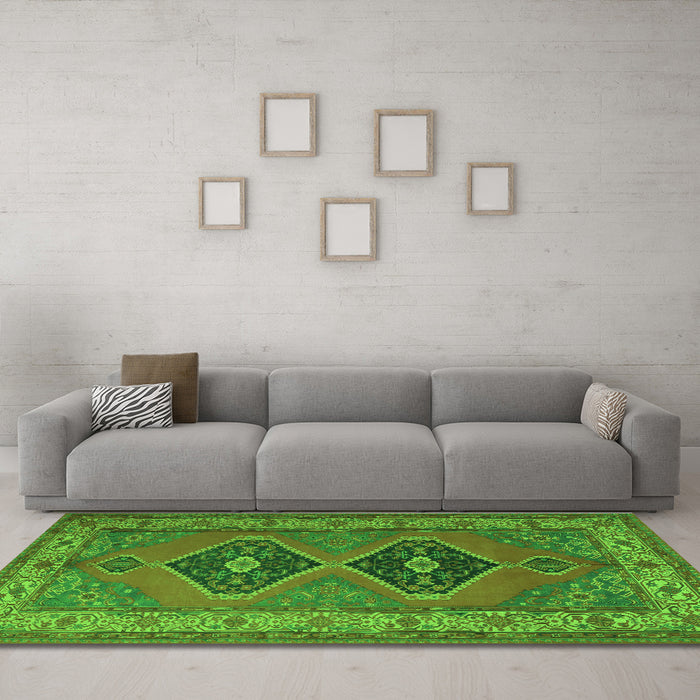 Machine Washable Persian Green Traditional Area Rugs in a Living Room,, wshtr1979grn