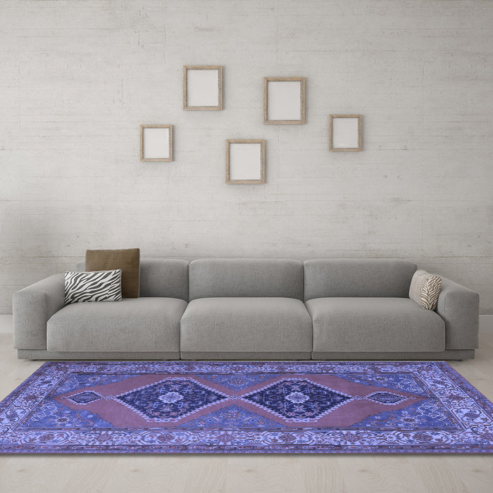 Machine Washable Persian Blue Traditional Rug in a Living Room, wshtr1979blu