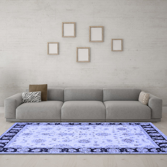 Machine Washable Persian Blue Traditional Rug in a Living Room, wshtr1981blu