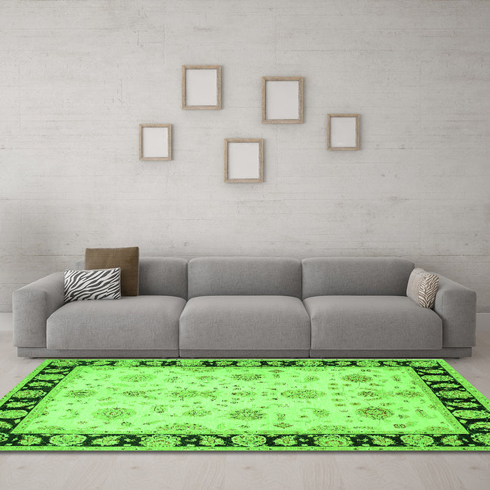 Machine Washable Persian Green Traditional Area Rugs in a Living Room,, wshtr1981grn