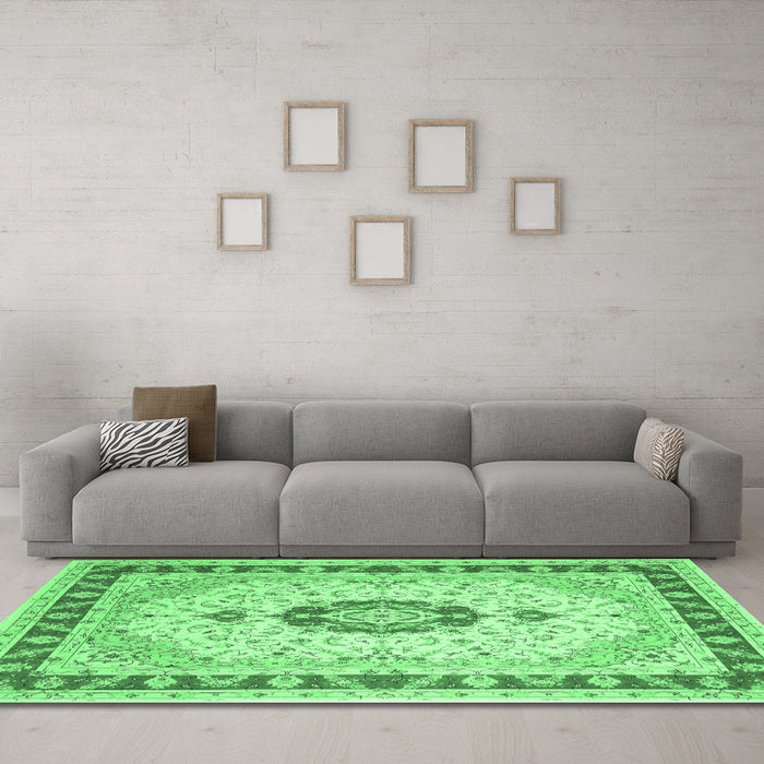 Machine Washable Persian Emerald Green Traditional Area Rugs in a Living Room,, wshtr1983emgrn