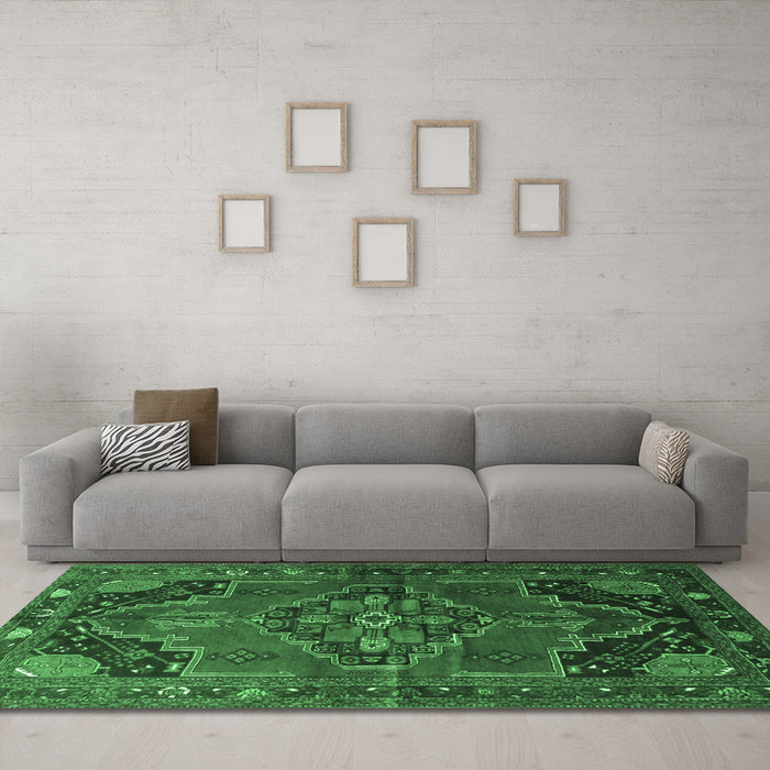 Machine Washable Persian Emerald Green Traditional Area Rugs in a Living Room,, wshtr198emgrn