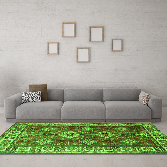 Machine Washable Persian Green Traditional Area Rugs in a Living Room,, wshtr1991grn