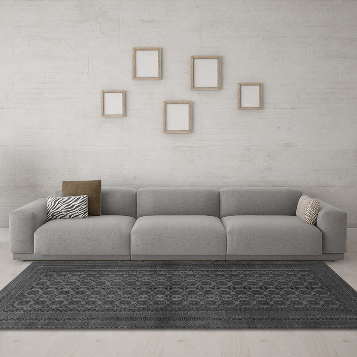 Machine Washable Persian Gray Traditional Rug in a Living Room,, wshtr1993gry