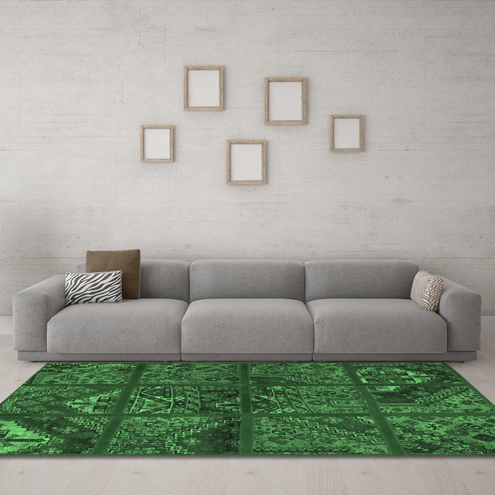 Machine Washable Patchwork Emerald Green Transitional Area Rugs in a Living Room,, wshtr1995emgrn