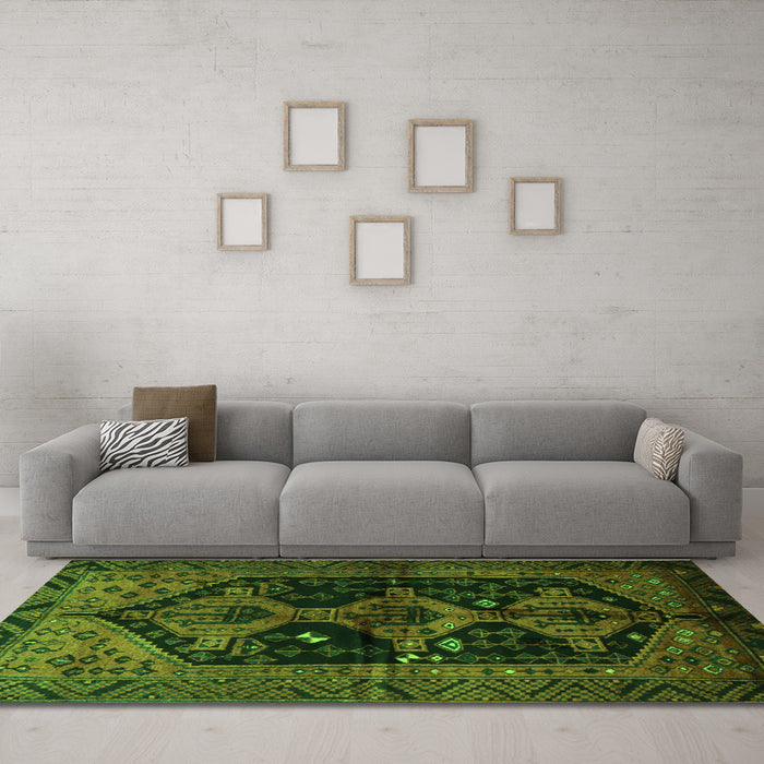 Machine Washable Persian Green Traditional Area Rugs in a Living Room,, wshtr1996grn
