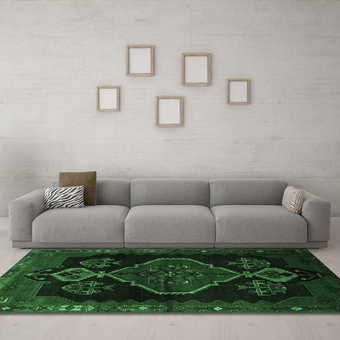 Machine Washable Persian Emerald Green Traditional Area Rugs in a Living Room,, wshtr1998emgrn