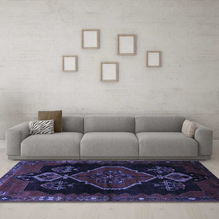 Machine Washable Persian Blue Traditional Rug in a Living Room, wshtr1998blu
