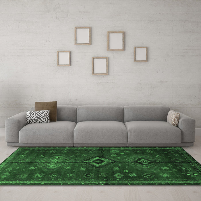 Machine Washable Persian Emerald Green Traditional Area Rugs in a Living Room,, wshtr1999emgrn